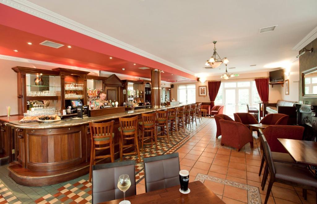 Riverside Park Hotel Мэкрум Экстерьер фото