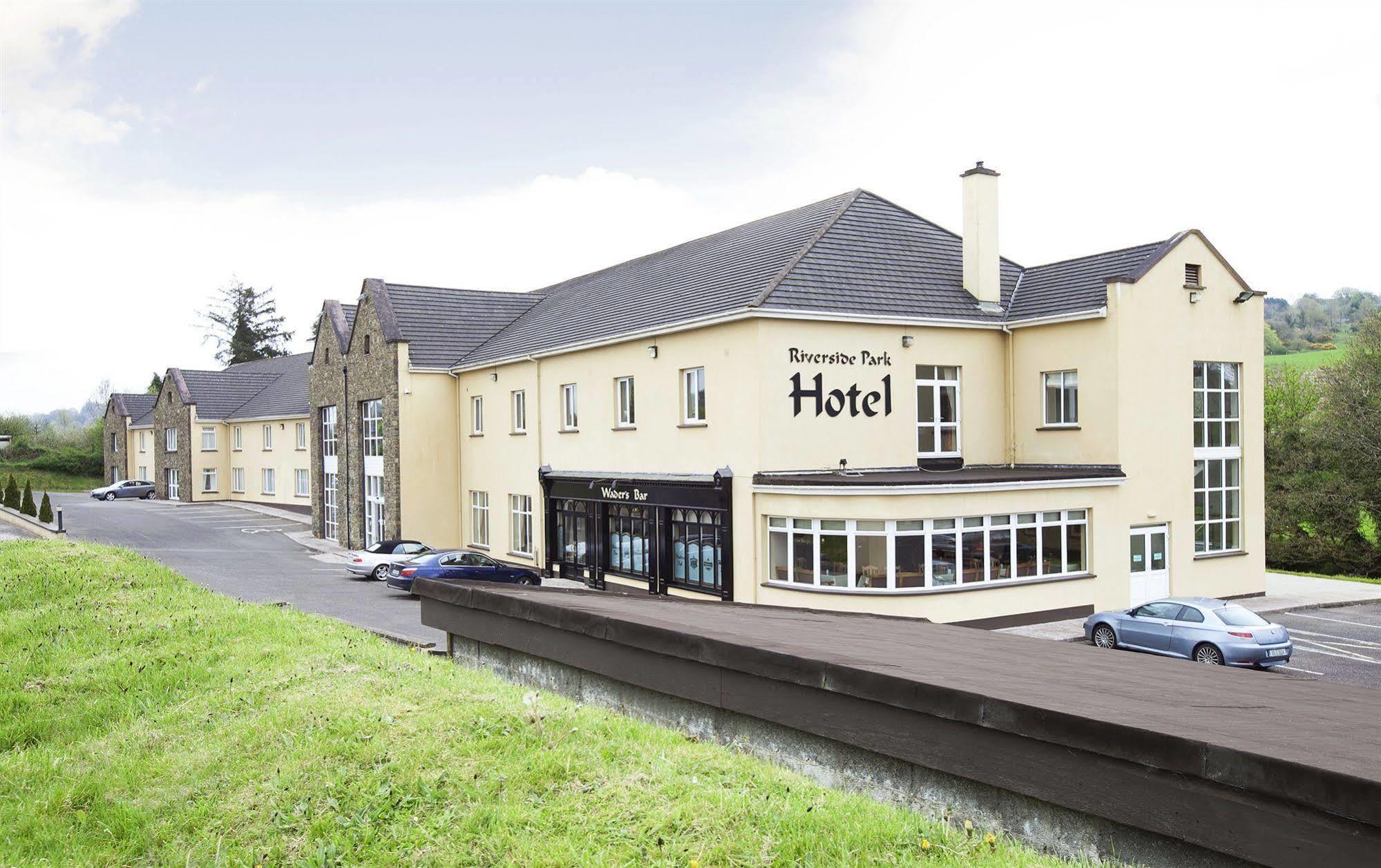 Riverside Park Hotel Мэкрум Экстерьер фото