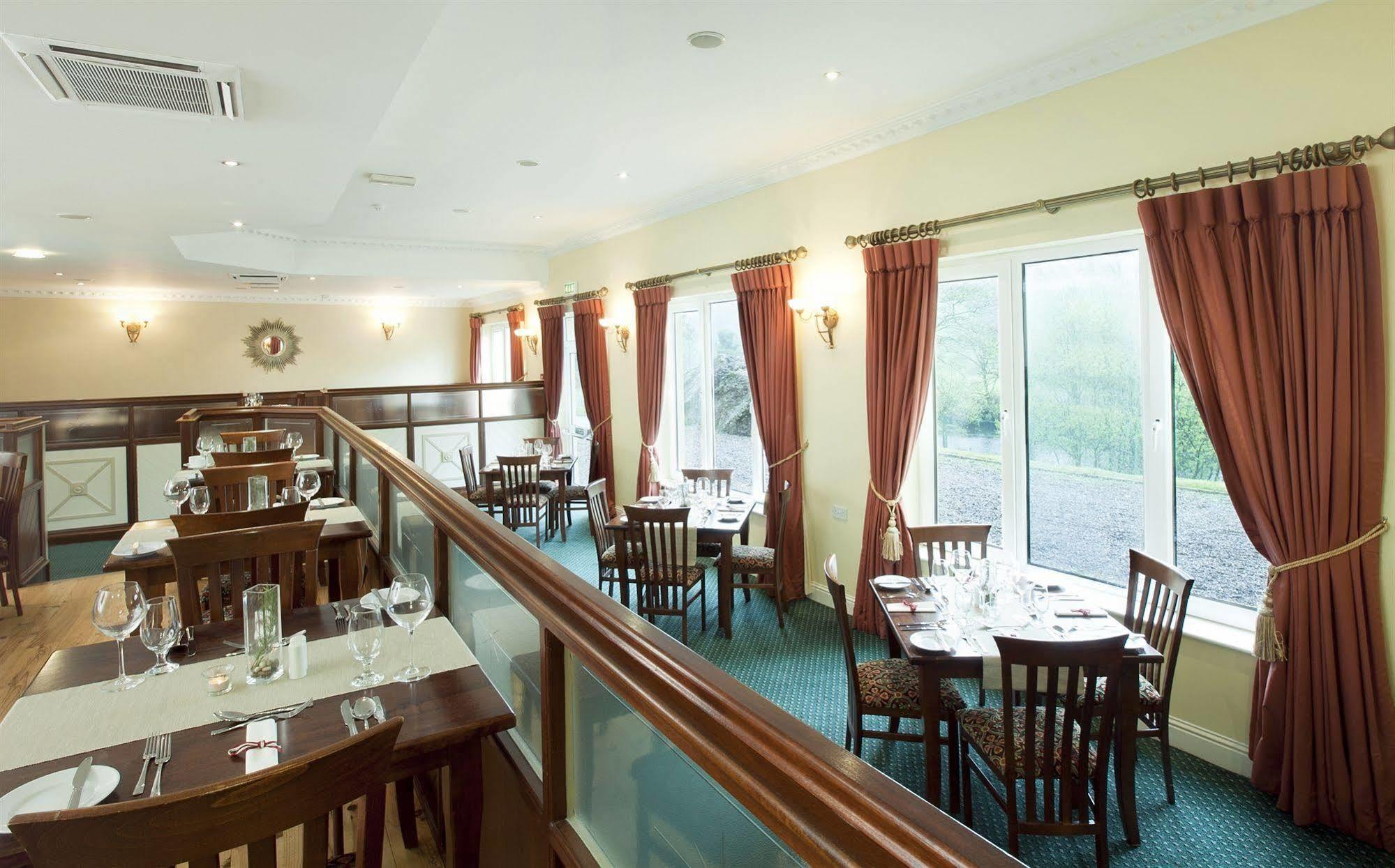 Riverside Park Hotel Мэкрум Экстерьер фото