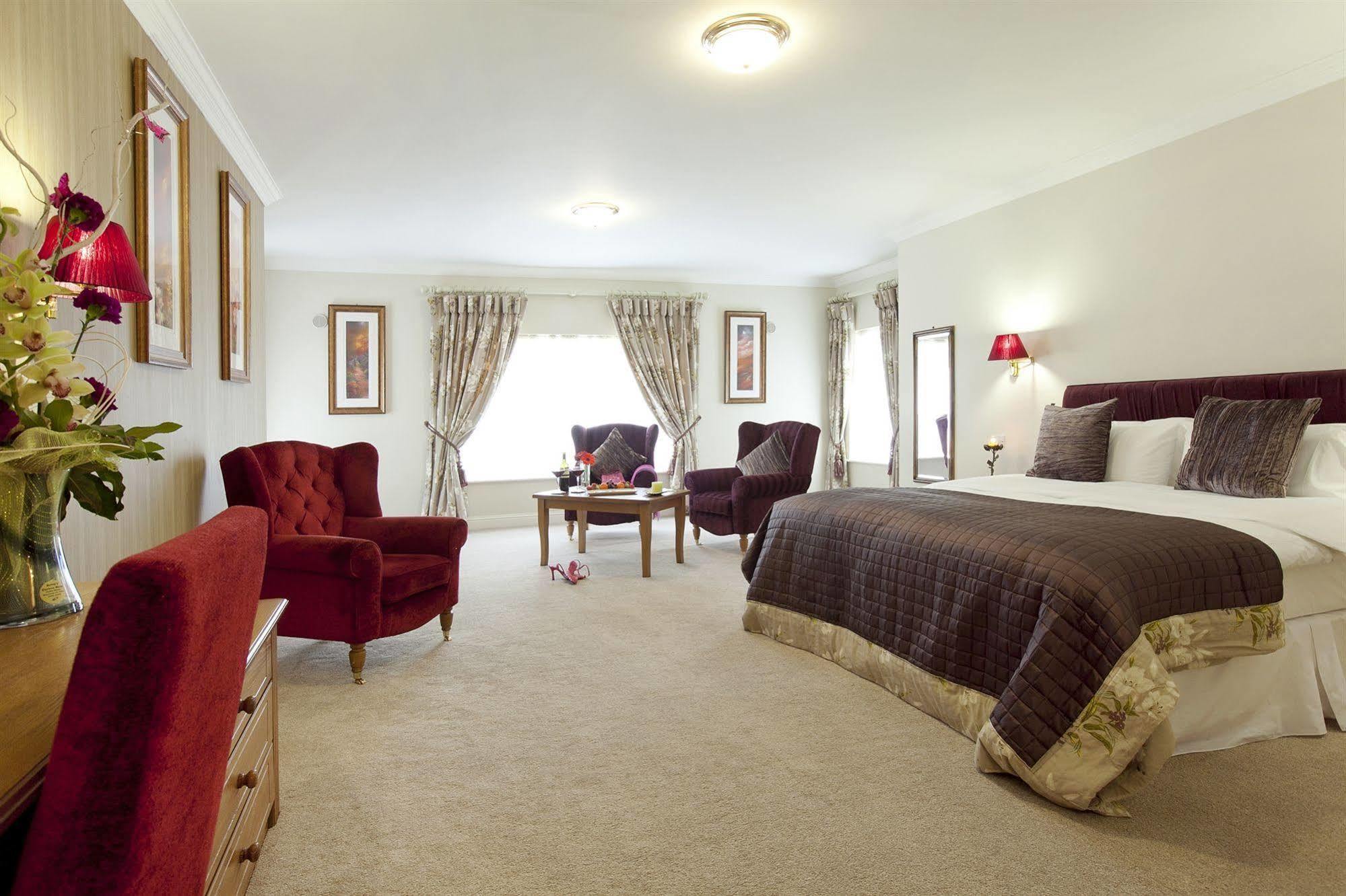 Riverside Park Hotel Мэкрум Экстерьер фото